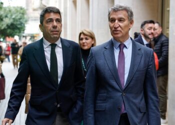 Feijóo presiona a Mazón para que comparezca y prepara una salida ordenada ante la crisis