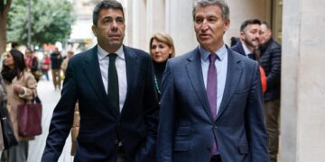 Feijóo presiona a Mazón para que comparezca y prepara una salida ordenada ante la crisis