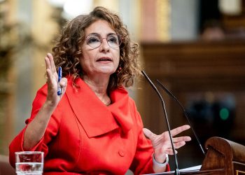 Montero evita pronunciarse y el Gobierno se resigna a prorrogar de nuevo los Presupuestos