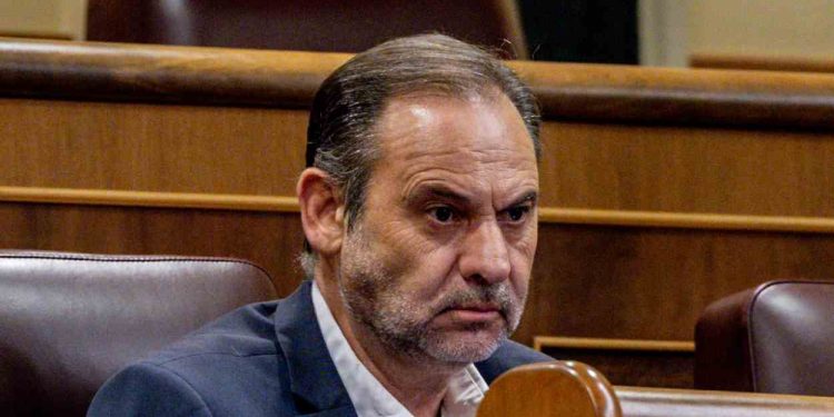 Ábalos declara ante el Supremo por cuarta vez mientras crece la tensión política en el Congreso