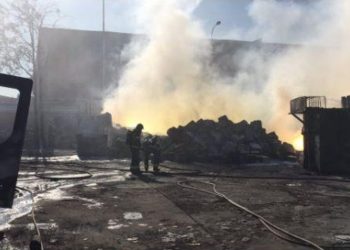 Fuego destruye nave industrial de gran tamaño en Griñón