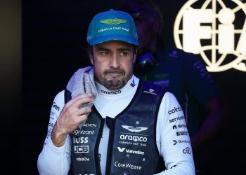 Alonso marca la hoja de ruta a Aston Martin para conquistar 2026
