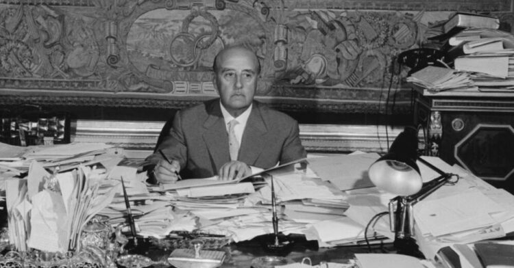 ilegalizar la Fundación Francisco Franco