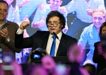 La caída de popularidad de Milei amenaza su proyección política en Argentina