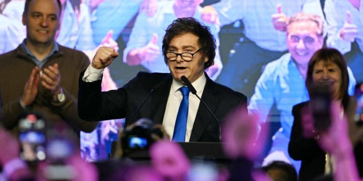 La caída de popularidad de Milei amenaza su proyección política en Argentina