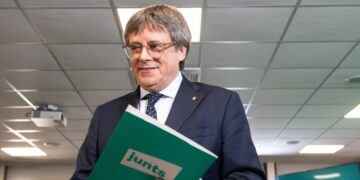 Puigdemont logra el respaldo casi unánime de Junts para romper con el PSOE