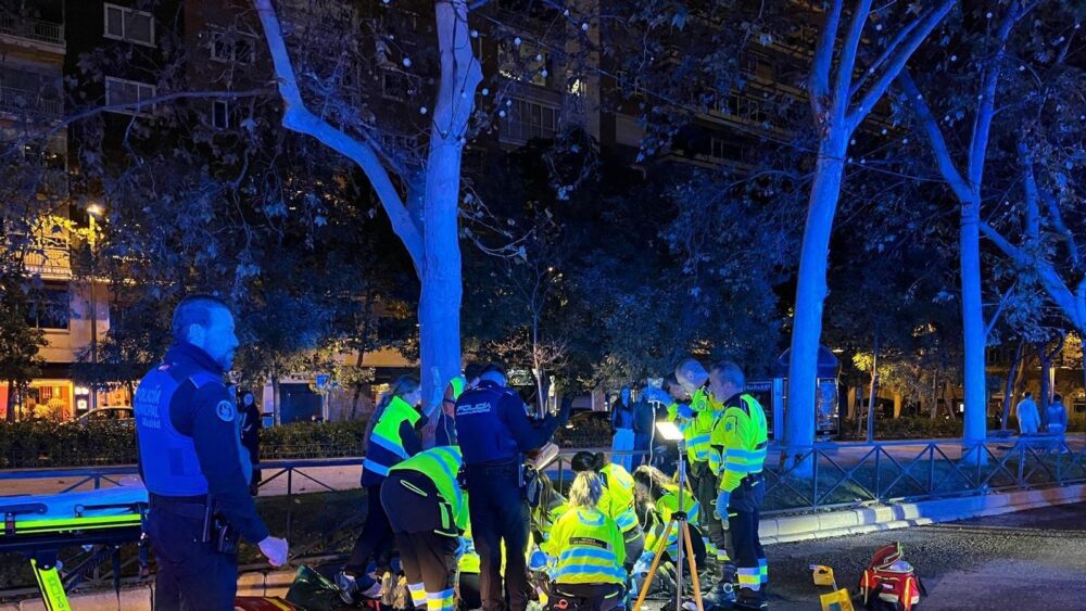 Remco Evenepoel, atropellado por una furgoneta de correos: fractura de clavícula y costillas Remco Evenepoel, atropellado por una furgoneta de correos: fractura de clavícula y costillas