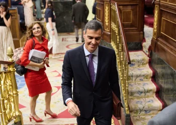 Pedro Sánchez tilda de “circo” la comisión de investigación tras un tenso intercambio con UPN