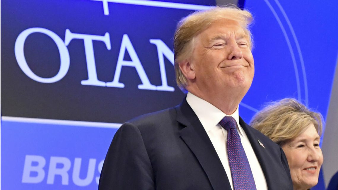 Trump sopesa convertir la sala de prensa de la Casa Blanca en una piscina e insinúa que será su «último legado» Trump sopesa convertir la sala de prensa de la Casa Blanca en una piscina e insinúa que será su «último legado»