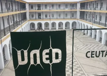 Curso presencial de iniciación a la lengua de signos en UNED Ceuta