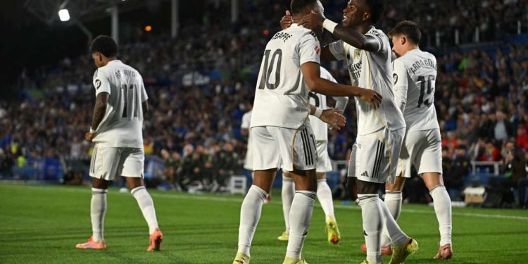 Vinicius y Mbappé lideran al Real Madrid en un triunfo sufrido ante el Getafe