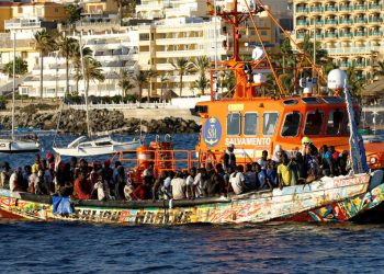 Detectan que el primer migrante previsto para traslado desde Canarias no era menor de edad