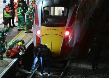 Dos detenidos por apuñalamiento múltiple en un tren en Cambridgeshire
