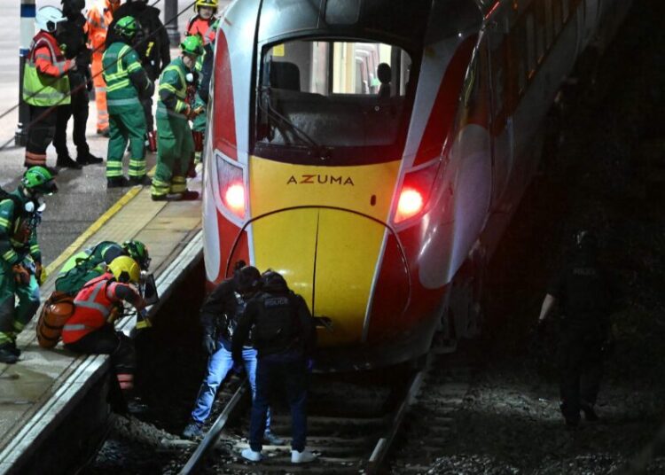 Dos detenidos por apuñalamiento múltiple en un tren en Cambridgeshire