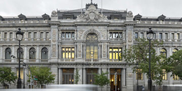 El Banco de España estudia limitar las hipotecas de mayor riesgo para evitar una nueva burbuja inmobiliaria