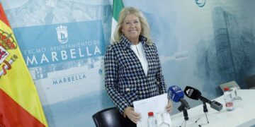 La alcaldesa de Marbella dispara su salario municipal en un lustro