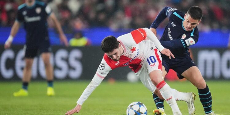 Athletic sigue sin encontrar el gol en Praga y complica su pase en Champions