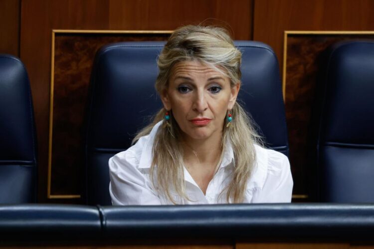 MADRID, 08/02/2023.- Las vicepresidentas segunda, Yolanda Díaz, durante la sesión de control al Gobierno este miércoles en el Congreso. EFE/ Mariscal