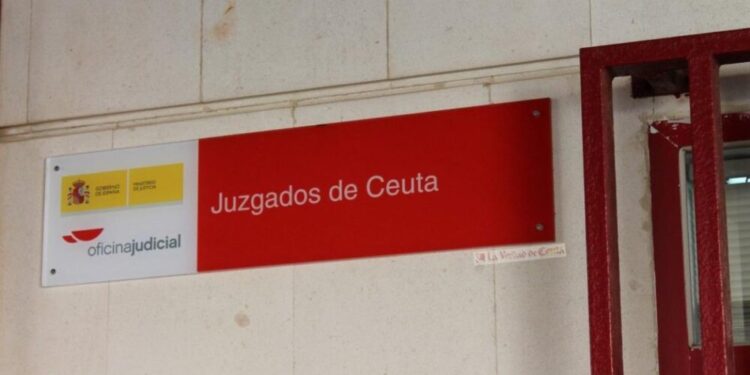 Dos jóvenes evitan la cárcel tras admitir el violento asalto a un jugador de ruleta en Ceuta