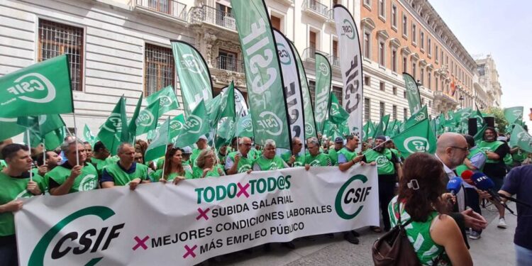 El Gobierno diseña un nuevo marco salarial para los funcionarios con subidas hasta 2028