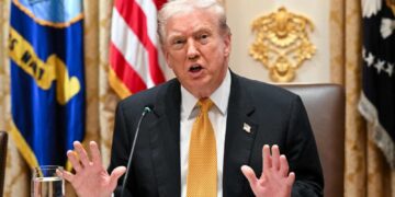 El paro de EEUU alcanza su nivel más alto en cuatro años y presiona a la Reserva Federal