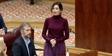 Ayuso arremete contra Sánchez: «Es un ‘inquiokupa’ que no tiene presupuestos ni palabra»