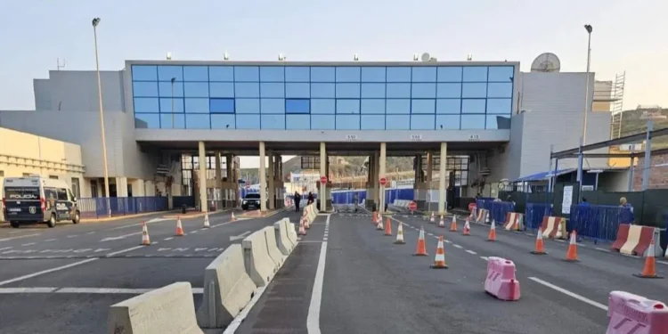Ceuta: Detenido un hombre con 600 pastillas escondidas en su motocicleta en la frontera con Marruecos