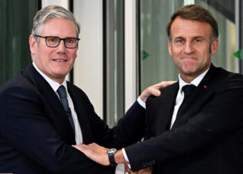 Macron y Starmer afirman que la UE decidirá sobre los activos rusos congelados pese a la presión de EEUU