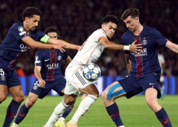 El Bayern asalta París y deja tocado al PSG con la lesión de Achraf