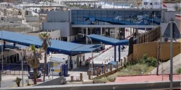 Colapso en la frontera de Ceuta: hasta seis horas de espera por obras en el lado marroquí
