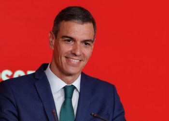 Sánchez respalda a Gallardo en Mérida y evita hablar del procesamiento de su hermano