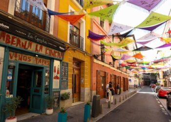 ¡Escándalo en Madrid! El bar que cobra 5€ por la aceituna y desata la guerra civil en la hosteleria