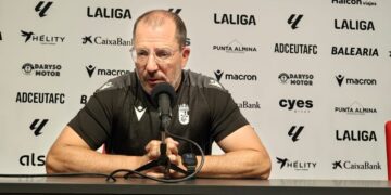 Romero critica duramente al VAR tras la derrota del Ceuta en Riazor