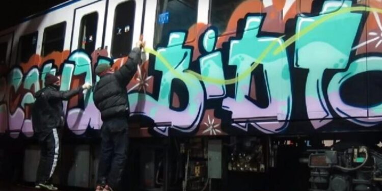 La Policía frustra el plan de una ‘crew’ que usaba disfraces de terror para vandalizar el metro de Madrid