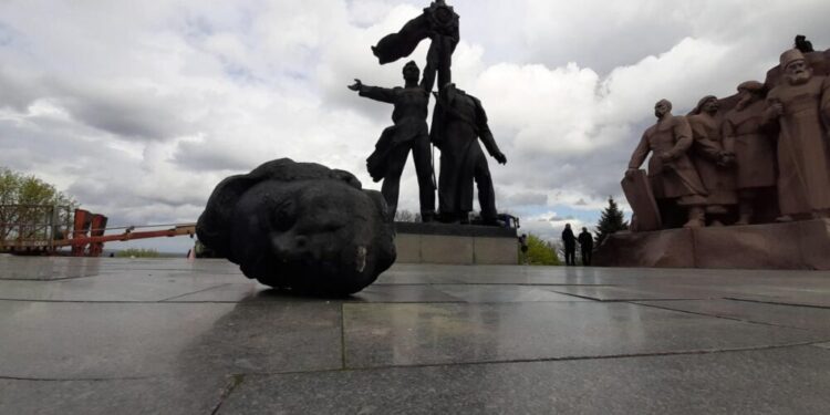 Ucrania traslada su patrimonio ante el avance ruso hacia Dnipro