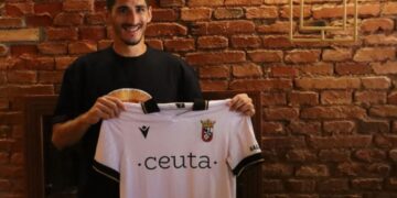 Yann Bodiger destaca la pasión única de la afición del Ceuta