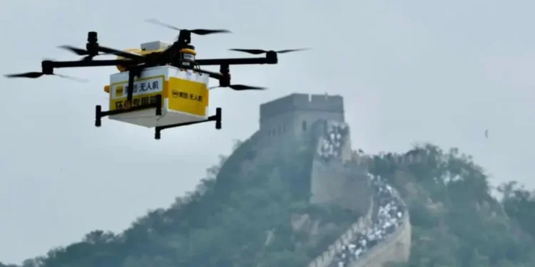 China impulsa un proyecto pionero de reparto aéreo para apoyar a ancianos de zonas rurales