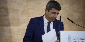Incertidumbre política en la Comunitat Valenciana tras la salida de Mazón: el futuro del Gobierno depende de Vox
