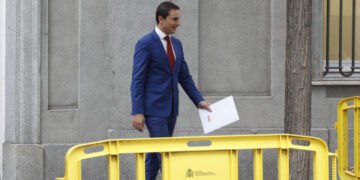 Lobato y Sánchez Acera niegan implicación de Moncloa en la filtración del correo sobre el novio de Ayuso