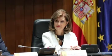 Ana Botella denuncia ante Alsina la falta de apoyo interno y el desplazamiento de mujeres en el PSOE