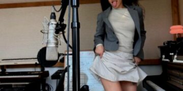 Rosalía provoca furor en redes con su pizarra secreta: posibles colaboraciones de ensueño en ‘LUX’