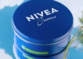 La crema Nivea que todos tenemos en casa sigue sorprendiendo: consejos de una farmacéutica para sacarle el máximo provecho