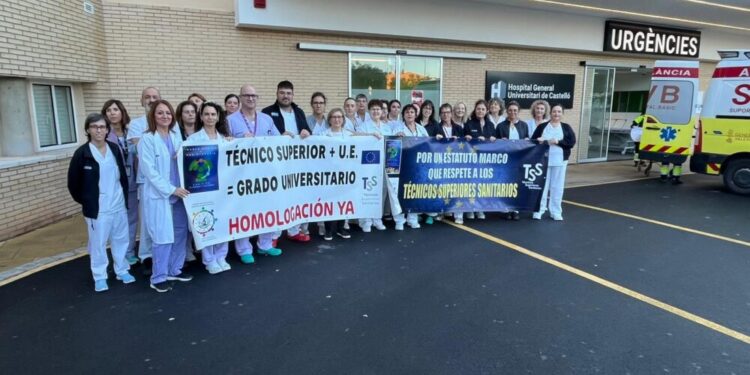 Amplio seguimiento en Ceuta y Melilla a la huelga de técnicos superiores sanitarios, que reclaman reconocimiento profesional