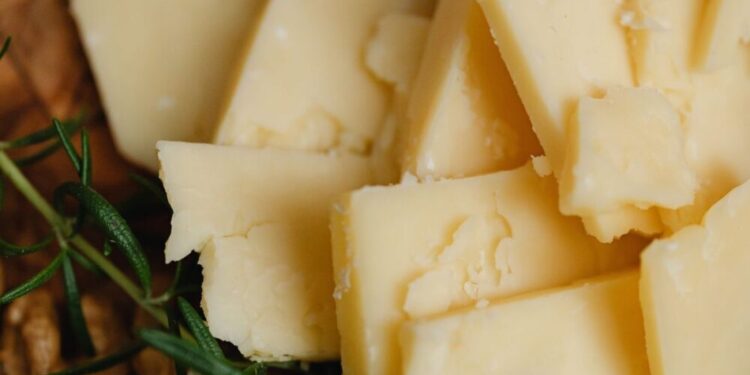 Alerta por listeria en queso de mezcla madurado distribuido en cuatro comunidades autónomas