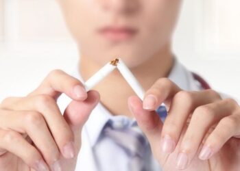 El consumo de alcohol, tabaco y cannabis entre los adolescentes alcanza niveles históricos bajos