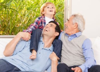 Hacienda oficializa deducción de hasta 2.500 € si convives con un mayor de 65 años