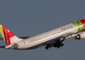 IAG muestra interés en la privatización de la aerolínea TAP de Portugal