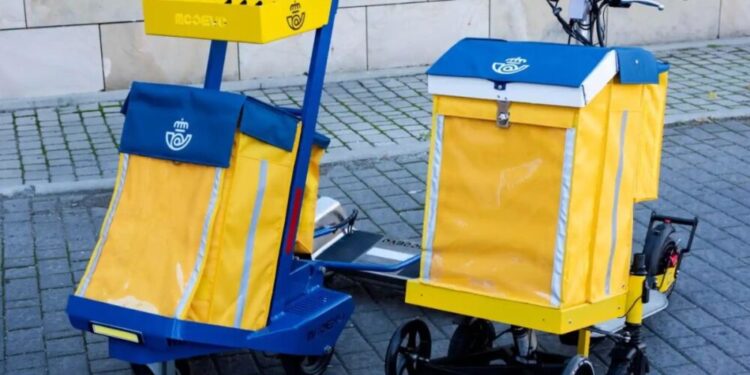 CCOO rechaza el uso obligatorio de patinetes eléctricos para carteros en Correos