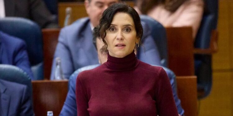 Ayuso responde a la inhabilitación del fiscal por filtrar datos personales