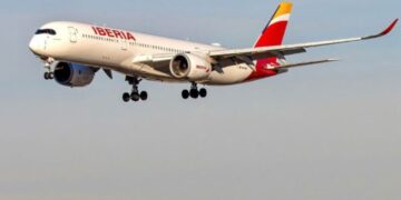 Iberia suspende vuelos comerciales a Venezuela ante alerta sobre aumento de actividad militar